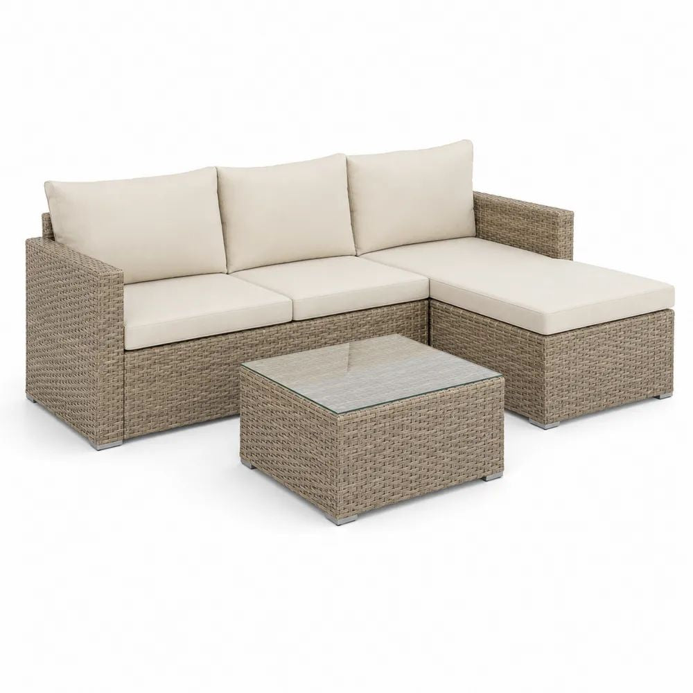 Salon de jardin 3 places en résine tressée beige taupe avec canapé d’angle, méridienne à droite, coussins crème et table basse, 194 × 136 × 65 cm